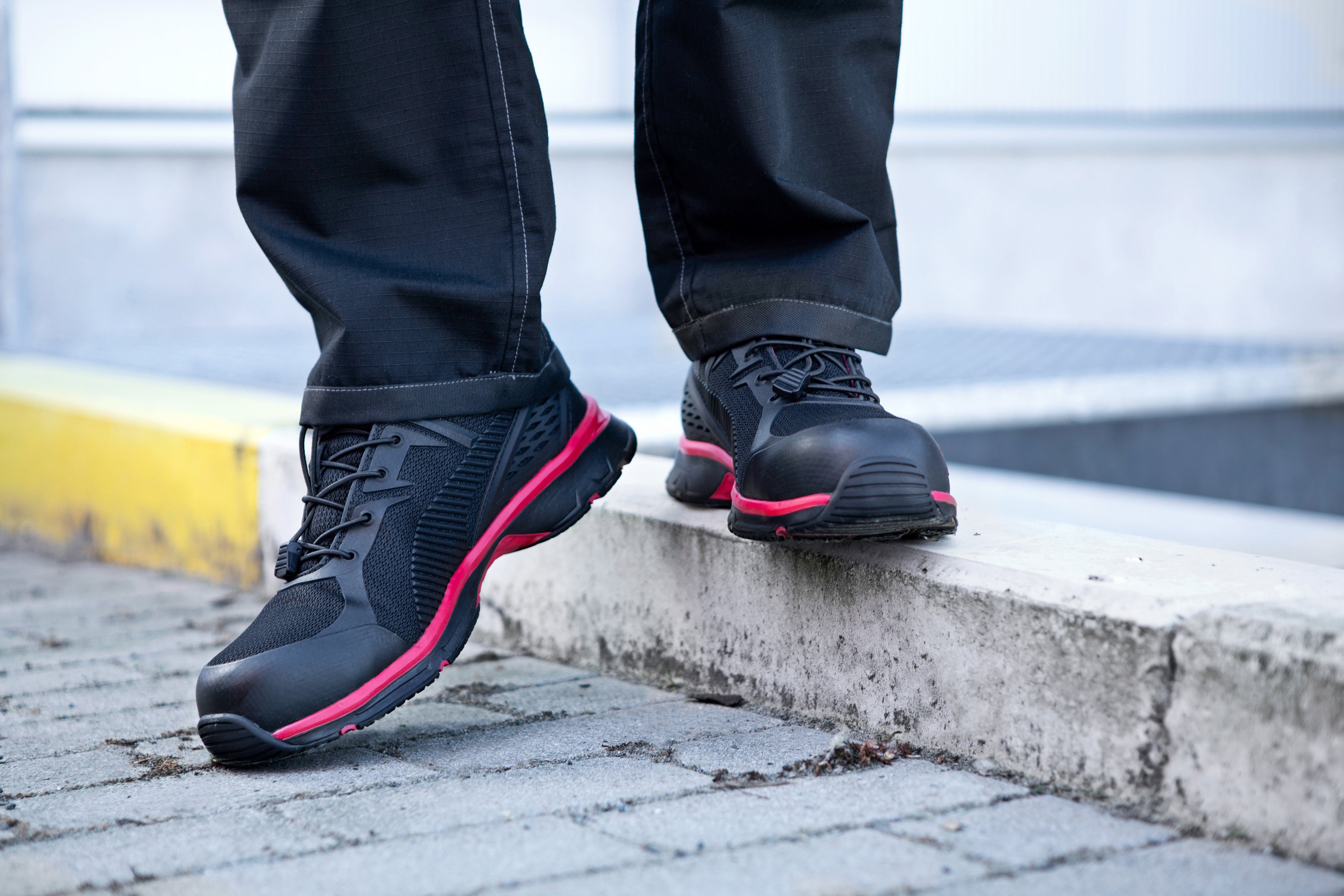 PUMA Safety FUSE MOTION 2.0 RED LOW S1P ESD HRO SRC Sicherheitsschuh S1P