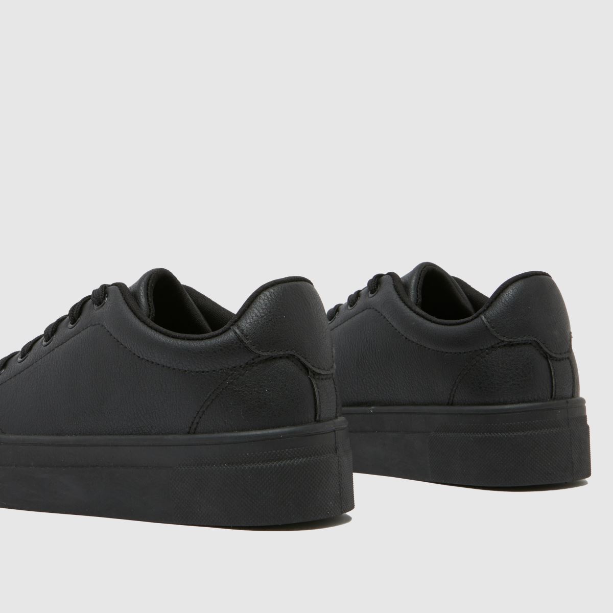 Schuh Marcella platform csipkés tornacipő fekete színben