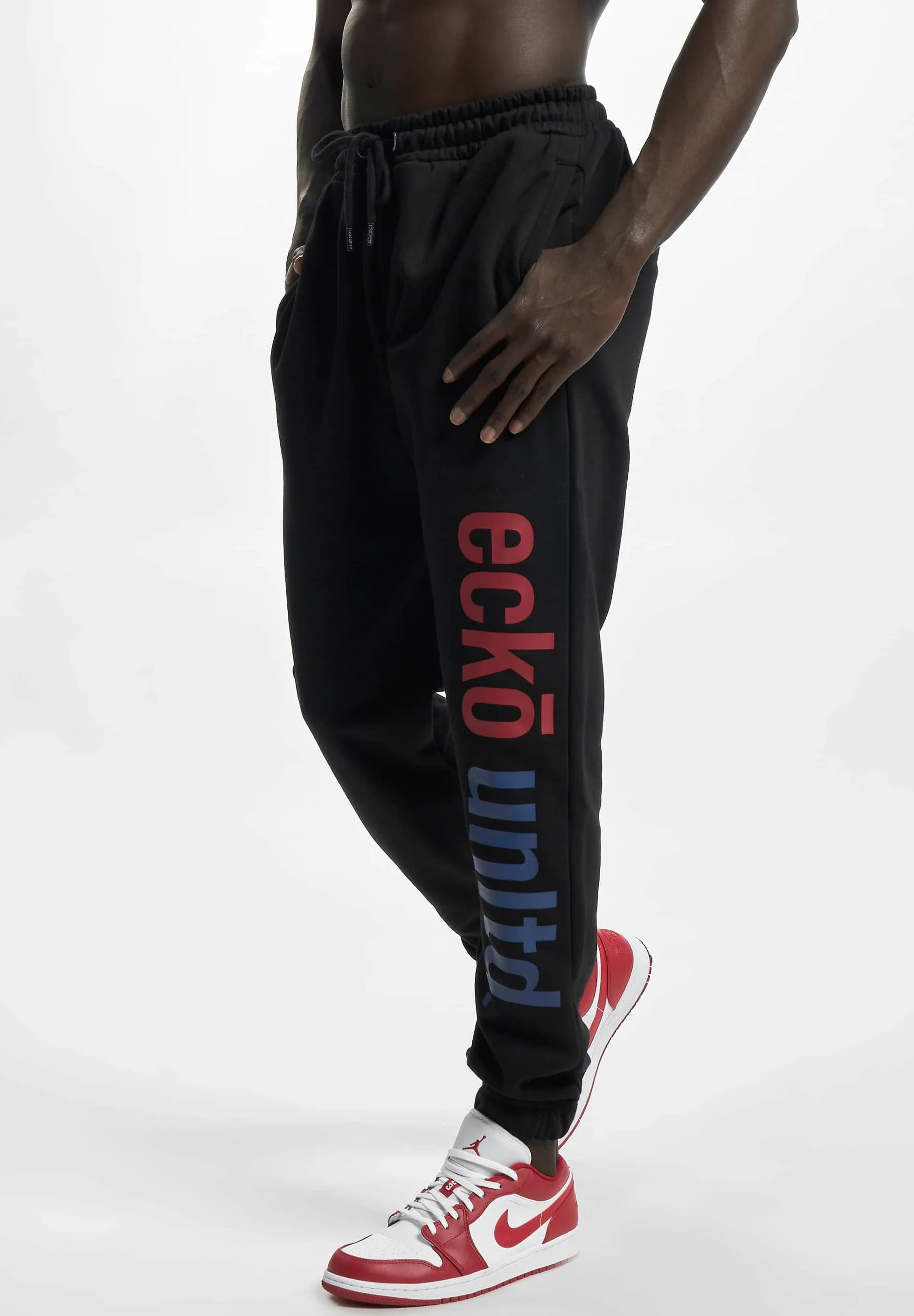 Pantalones deportivos ecko unltd.