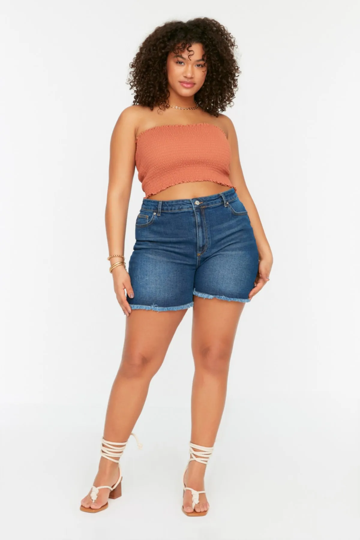Trendyol Curve  Blaue, dehnbare Skinny-Jeansshorts mit hoher Taille und Bermuda TBBSS22AP0007