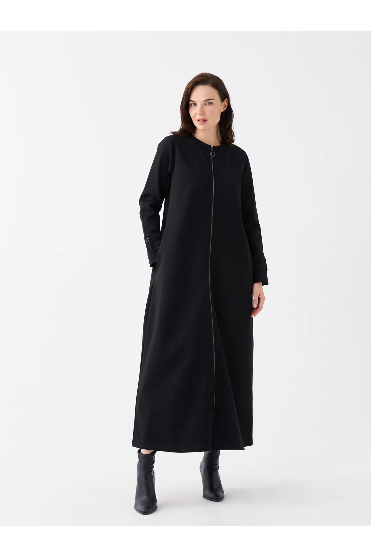 LC Waikiki  Einfarbige langärmlige Damen-Abaya mit Rundhalsausschnitt
