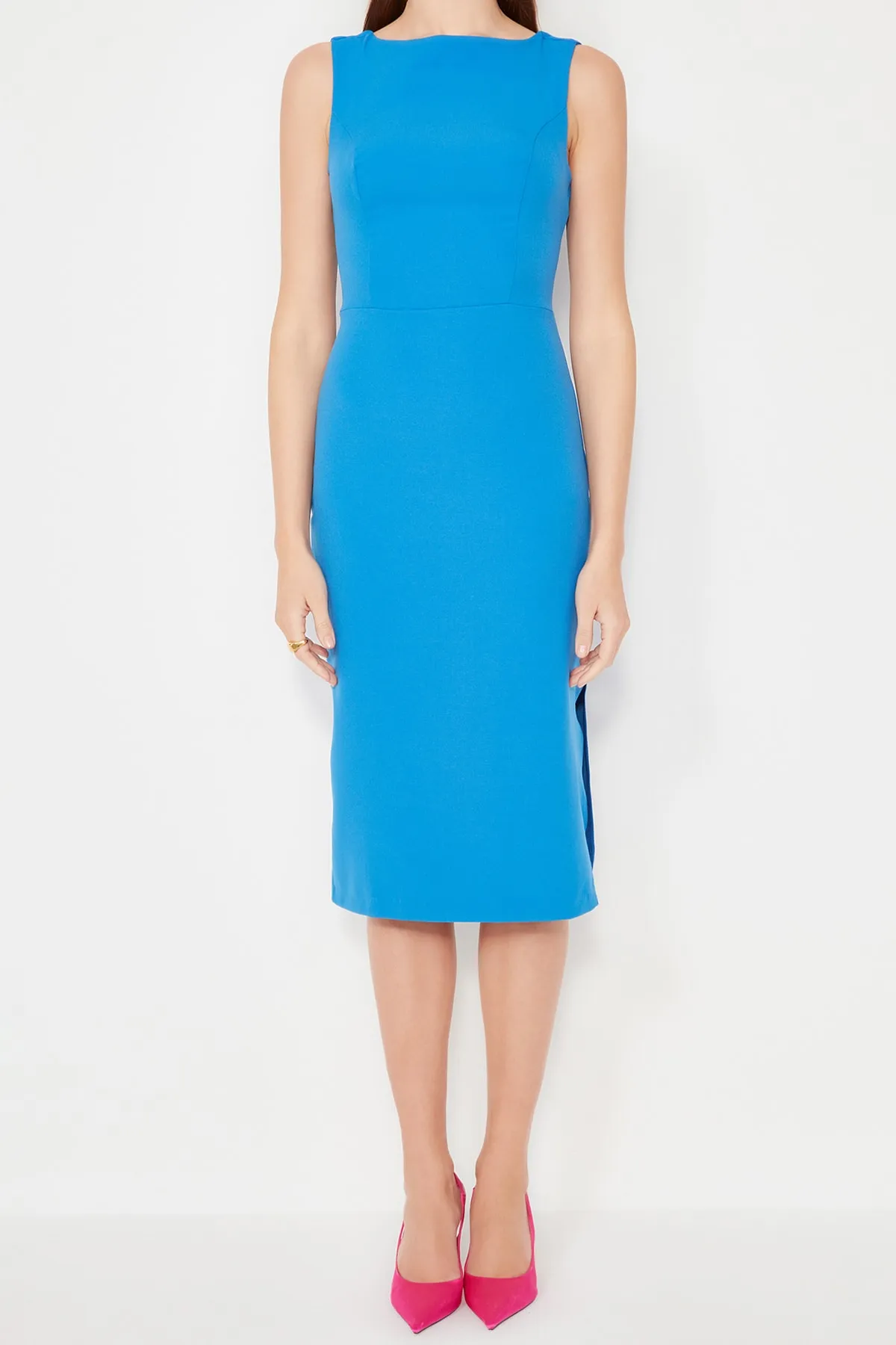 Trendyol Collection  Saks Tailliertes gewebtes Abendkleid TPRSS21EL0023