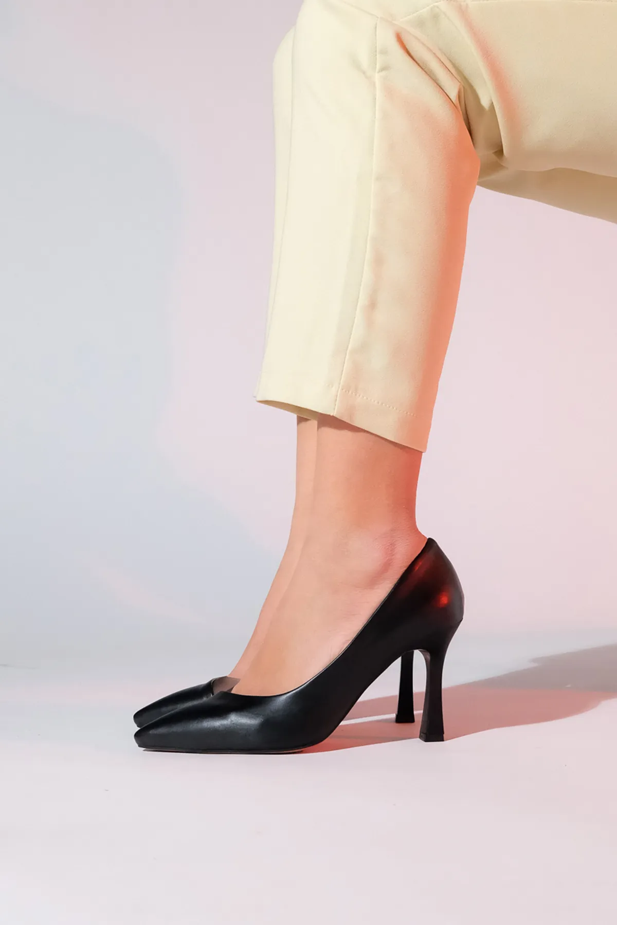 LuviShoes  653 Damenschuhe mit schwarzem Hautabsatz