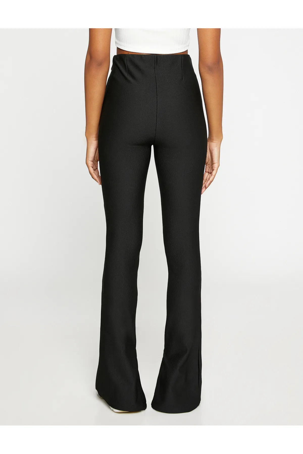 Koton  Hose mit ausgestelltem Bein, hoher Taille und detailliertem Schlitz