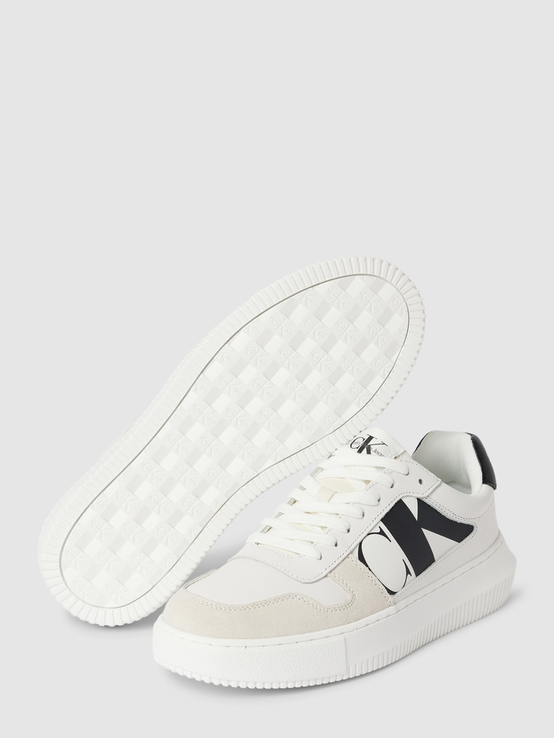 Sneaker aus Leder mit Label-Detail in weiss