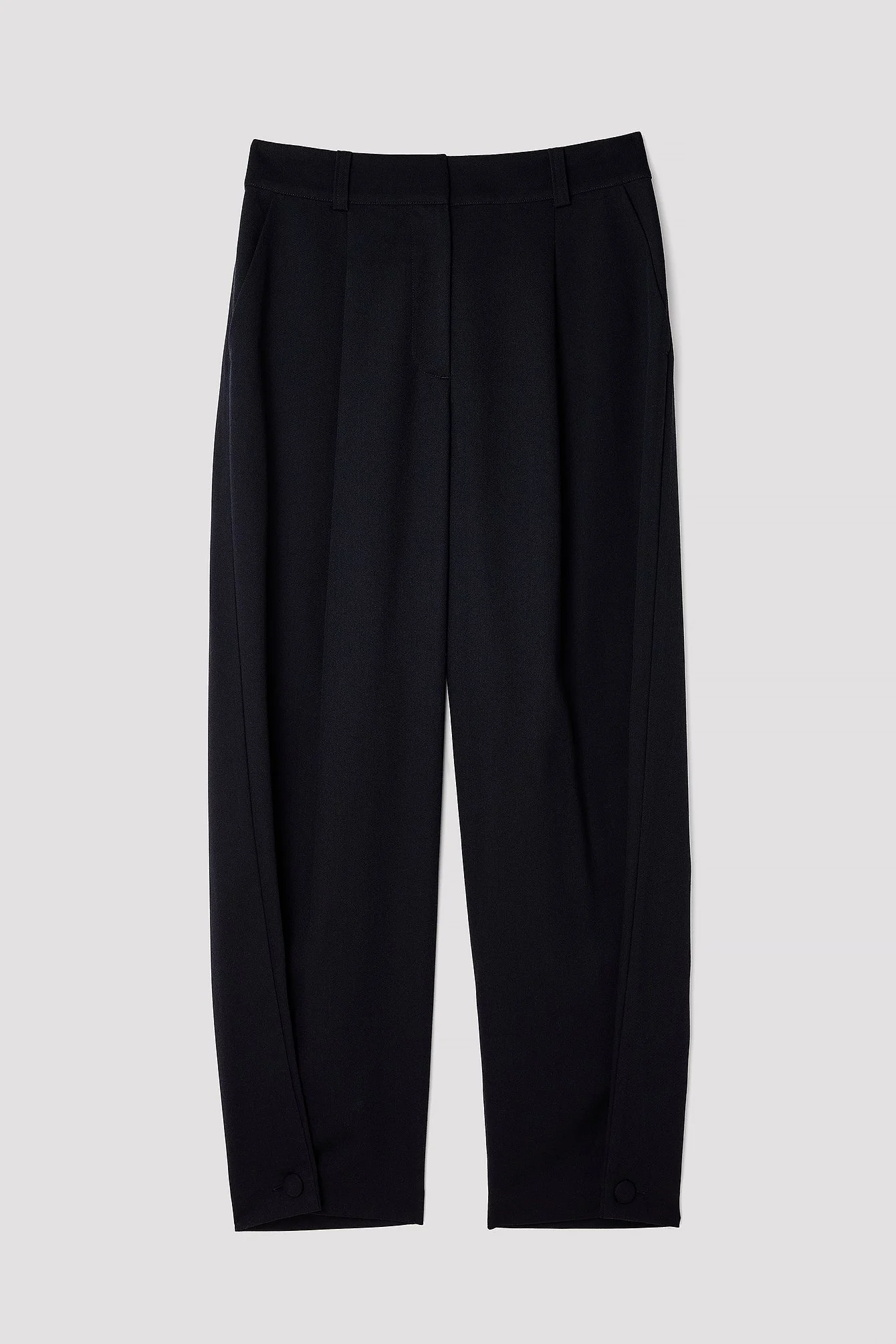 Karottenhose mit hoher Taille