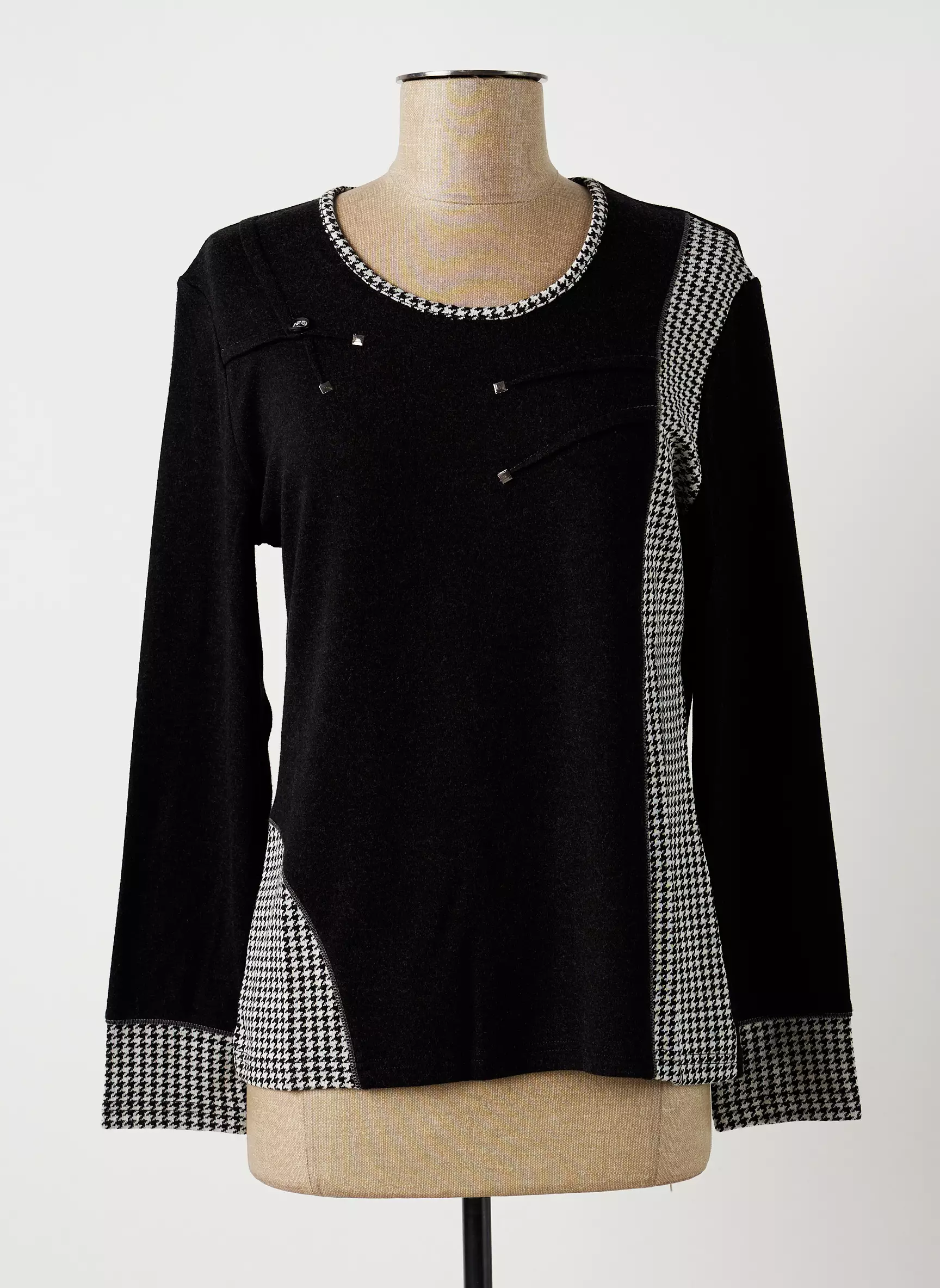 Guy Dubouis Tshirts Femme couleur noir