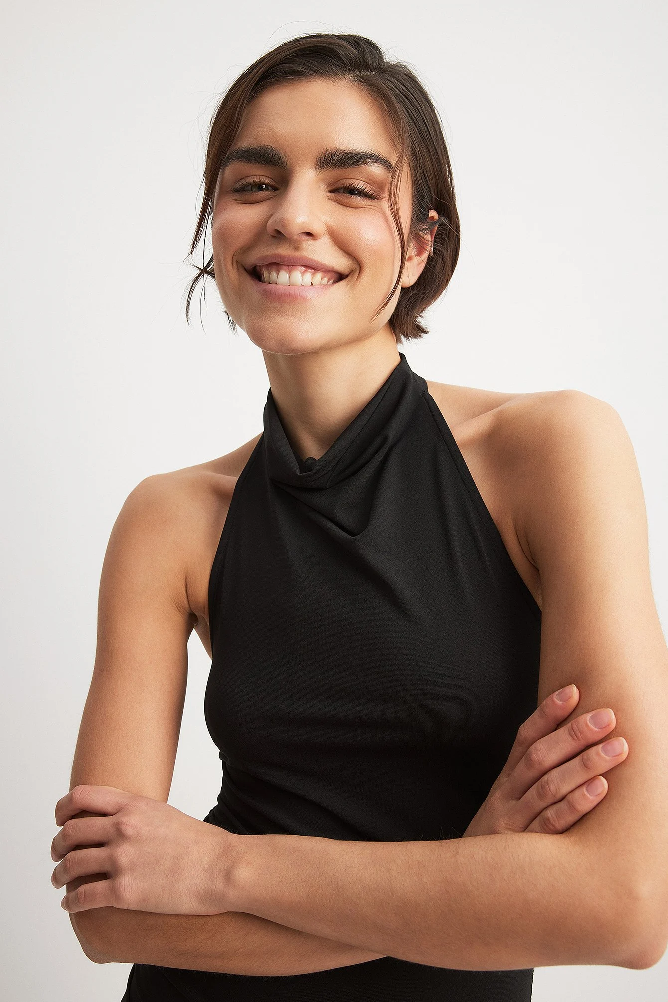 Minikleid mit Trichterausschnitt