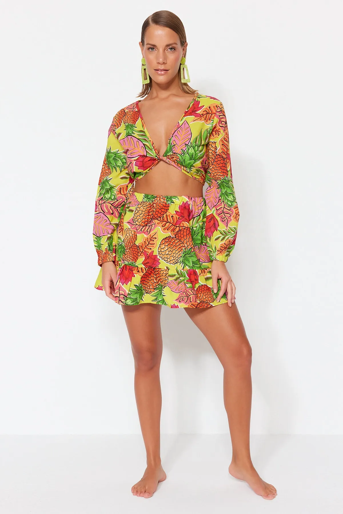 Trendyol Collection  Blusen-Rock-Set aus 100 % gewebter Baumwolle mit Fruchtmuster TBESS23AU00009