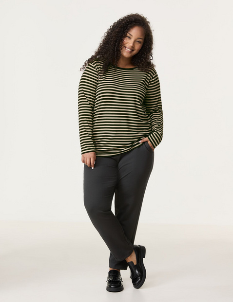 Geringeltes Longsleeve mit Ziersteinen