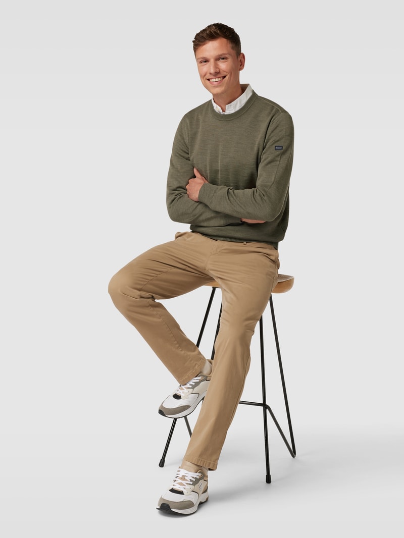 Strickpullover mit gerippten Abschlüssen in schilf