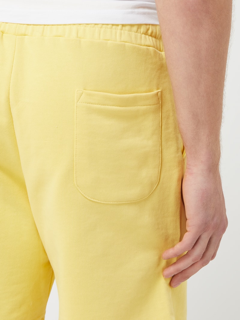 Sweatshorts aus Bio-Baumwolle in gelb