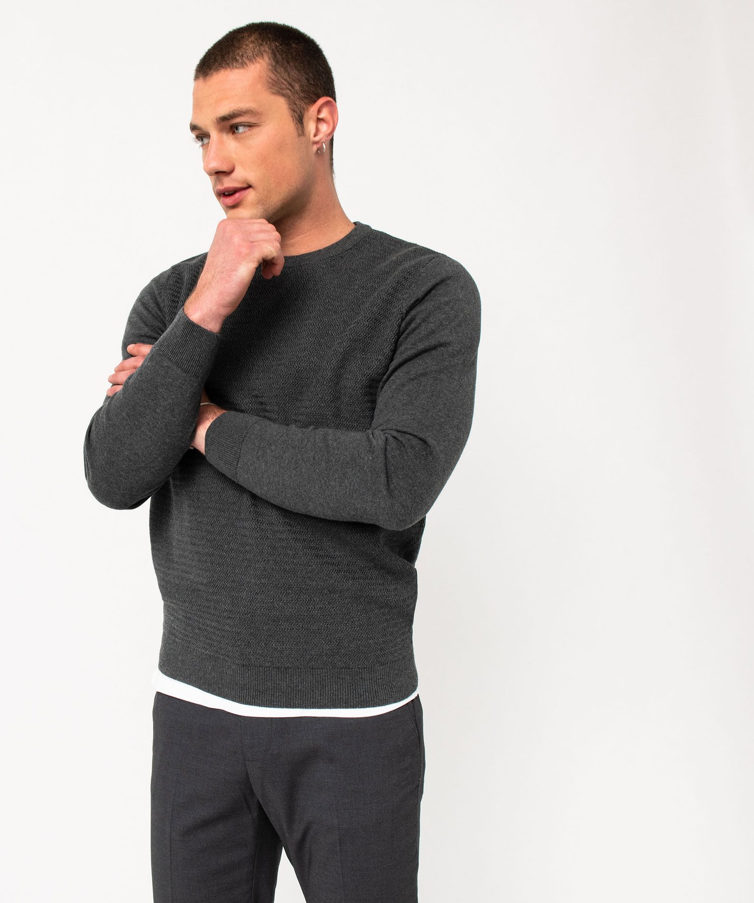 Pull en coton homme avec maille fantaisie sur l’avant gris fonce | GEMO