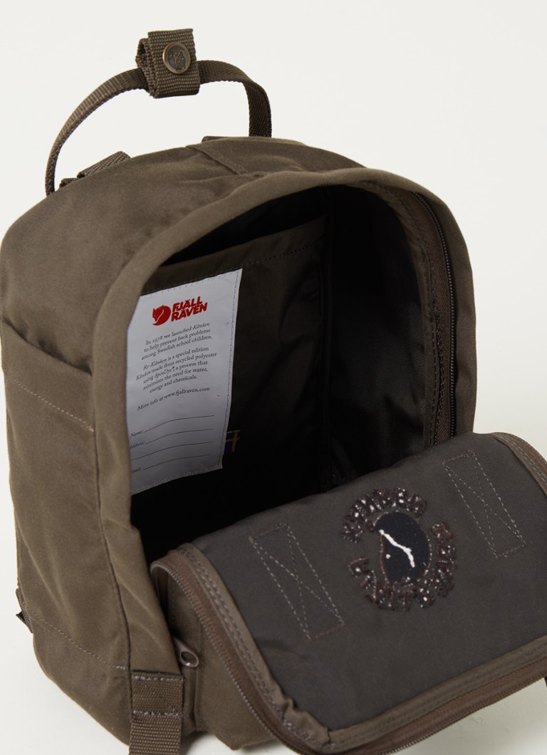 Fjällräven Re-Kånken Mini mugursoma ar logotipu