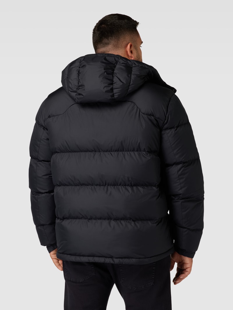 PLUS SIZE Daunenjacke mit Daunen-Feder-Füllung in schwarz