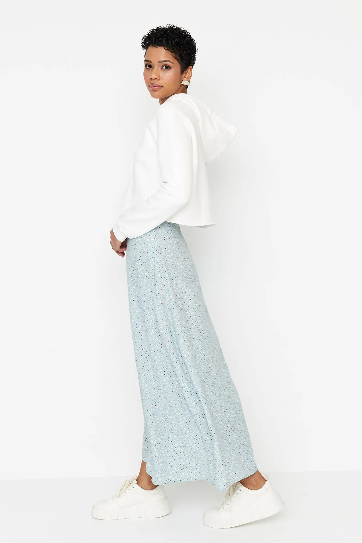 Trendyol Modest  Wassergrüner A-Linien-Rock mit hoher Taille und Blumenmuster aus 100 % Viskosegewebe TCTSS23EE00007