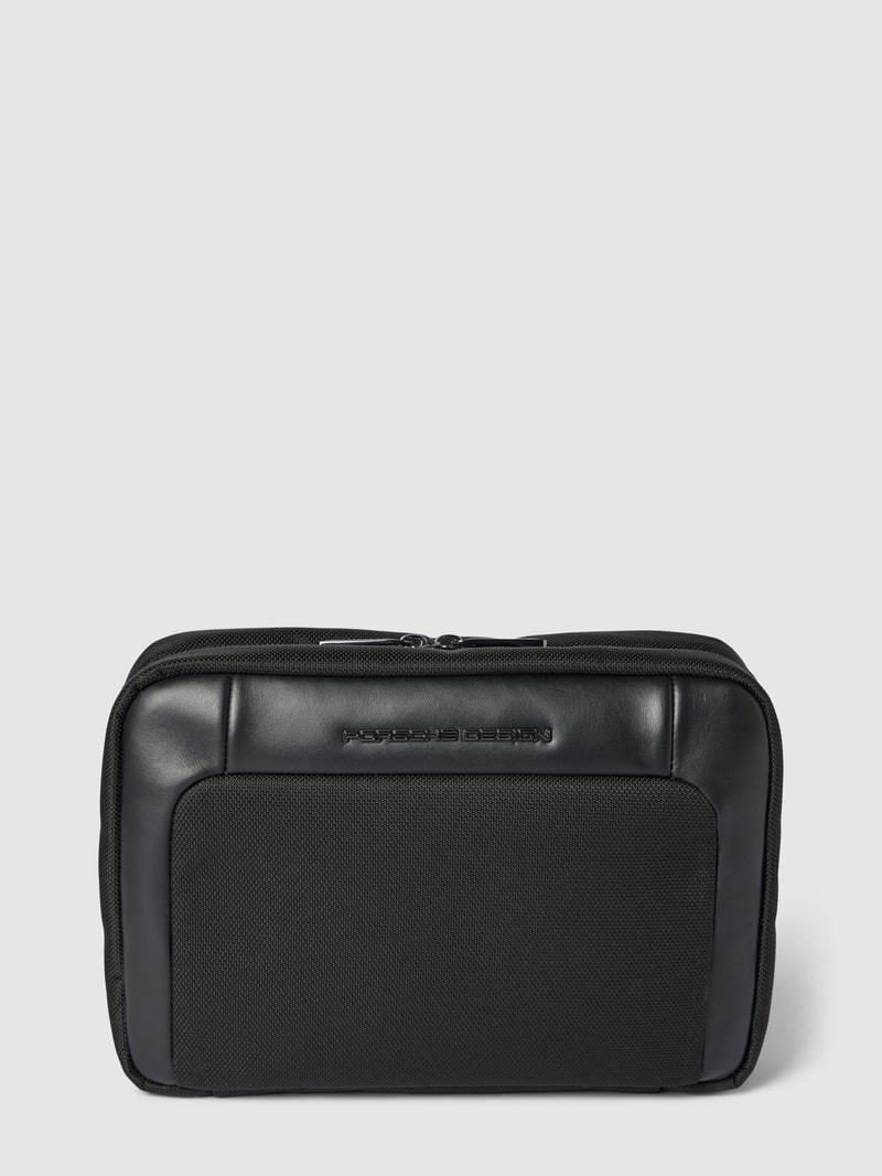 Kulturtasche mit Reißverschluss und Label-Detail in schwarz