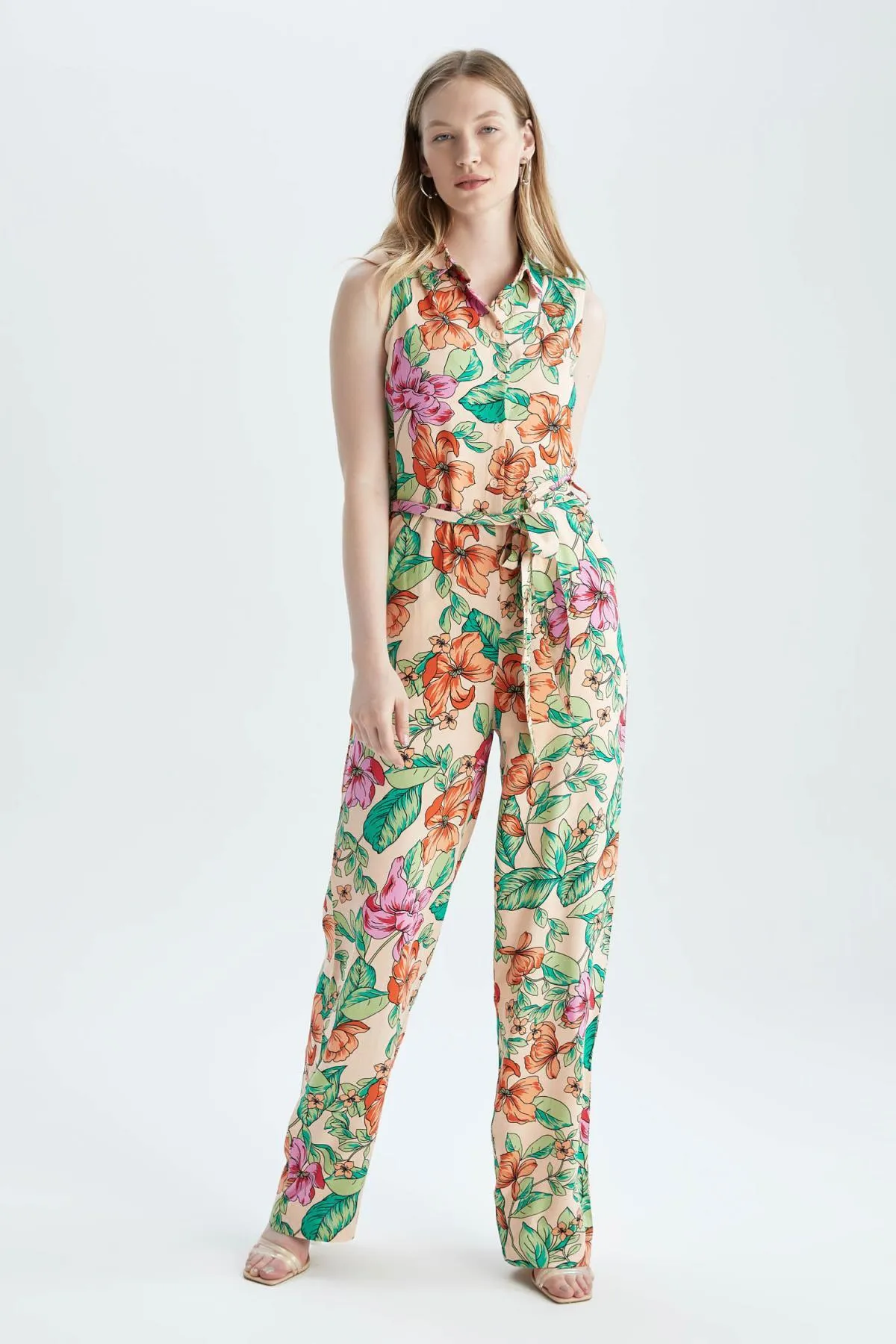DeFacto  Ärmelloser Jumpsuit mit langem Hemdkragen und Blumenmuster - Y8589az22hs