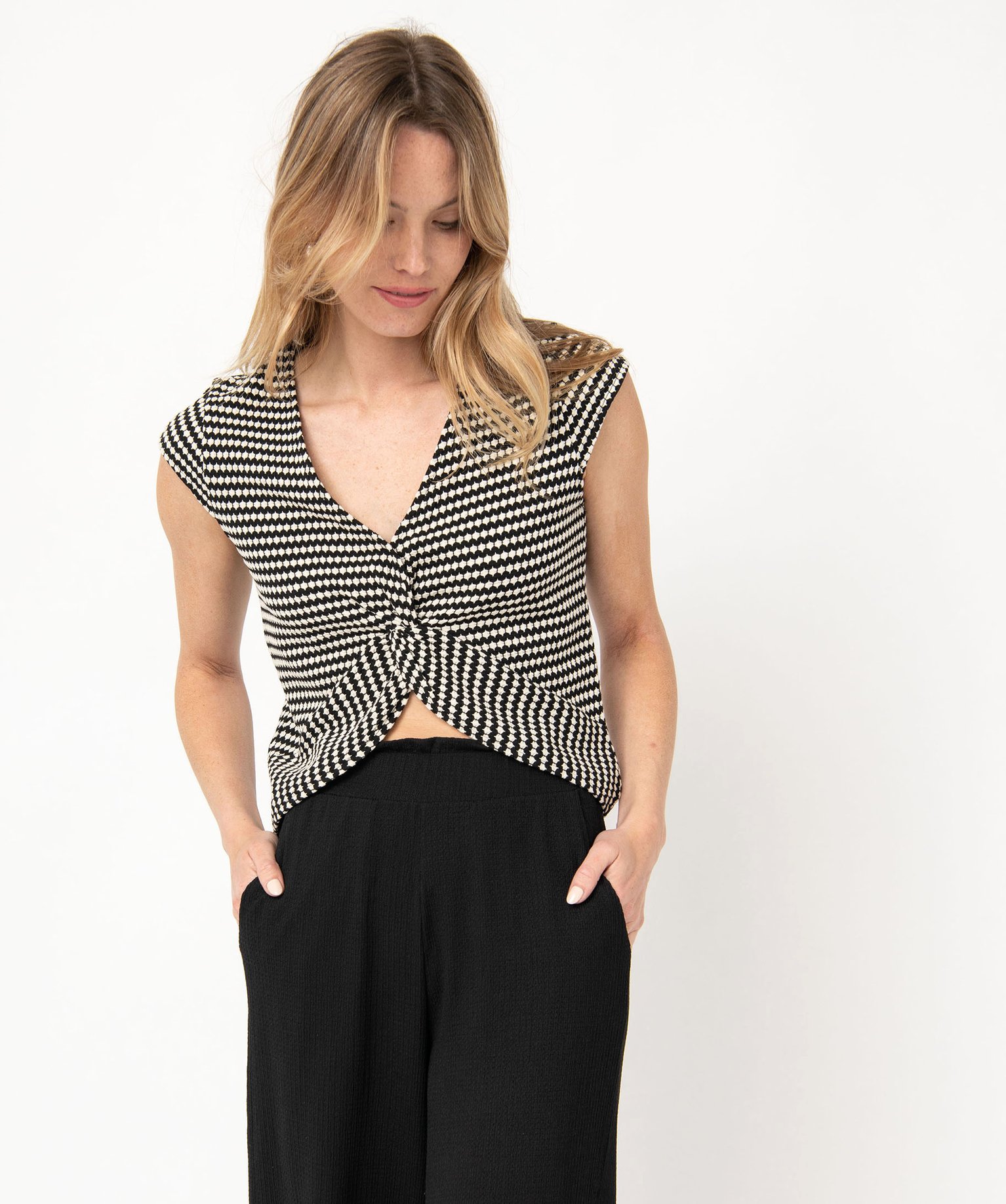 Tee-shirt à manches courtes avec dos fantaisie femme noir | GEMO