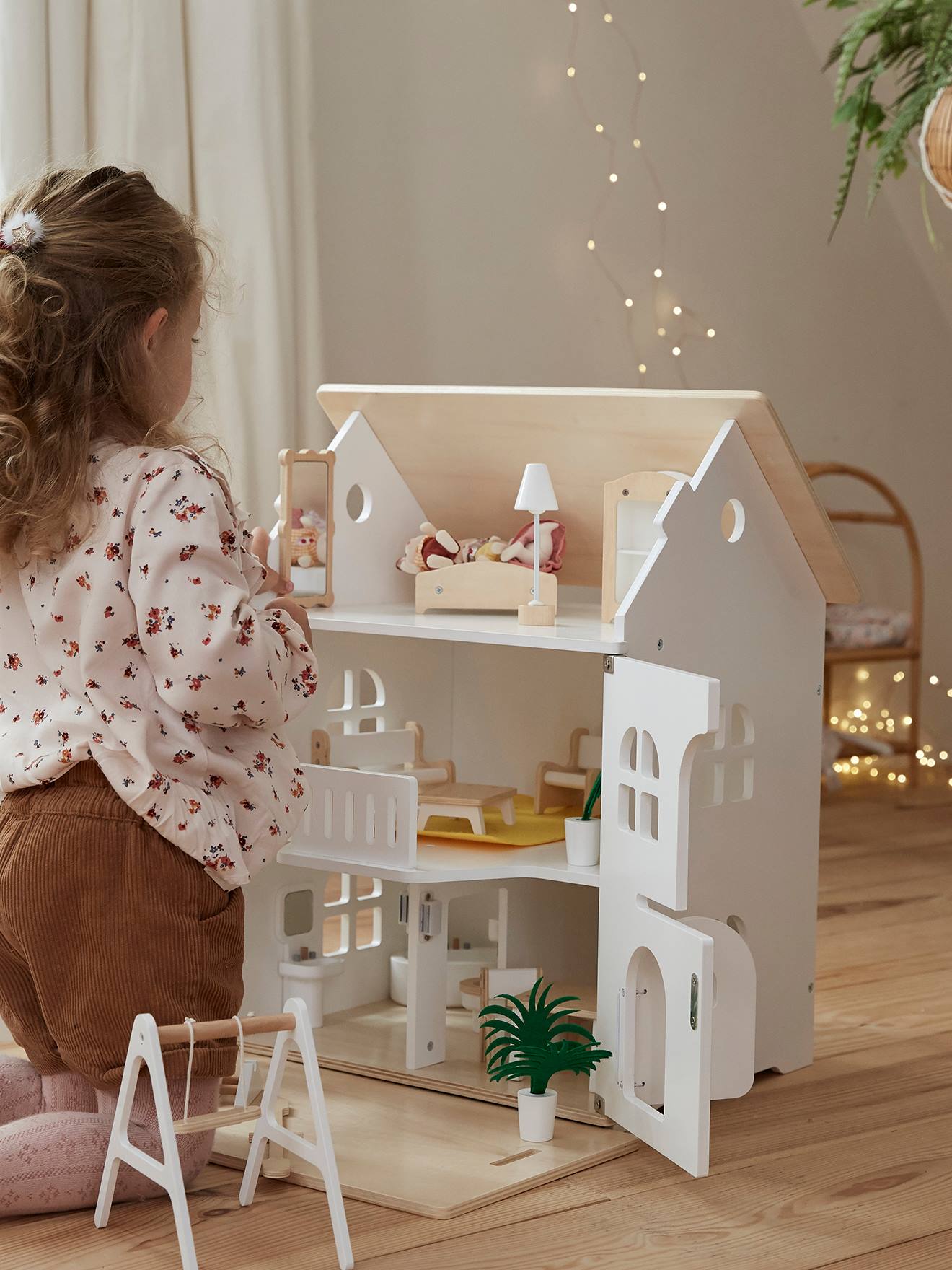 Maison romantique des amis des petits + mobilier en bois FSC® blanc