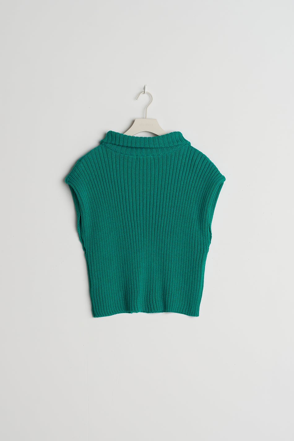 S knitted cropped vest