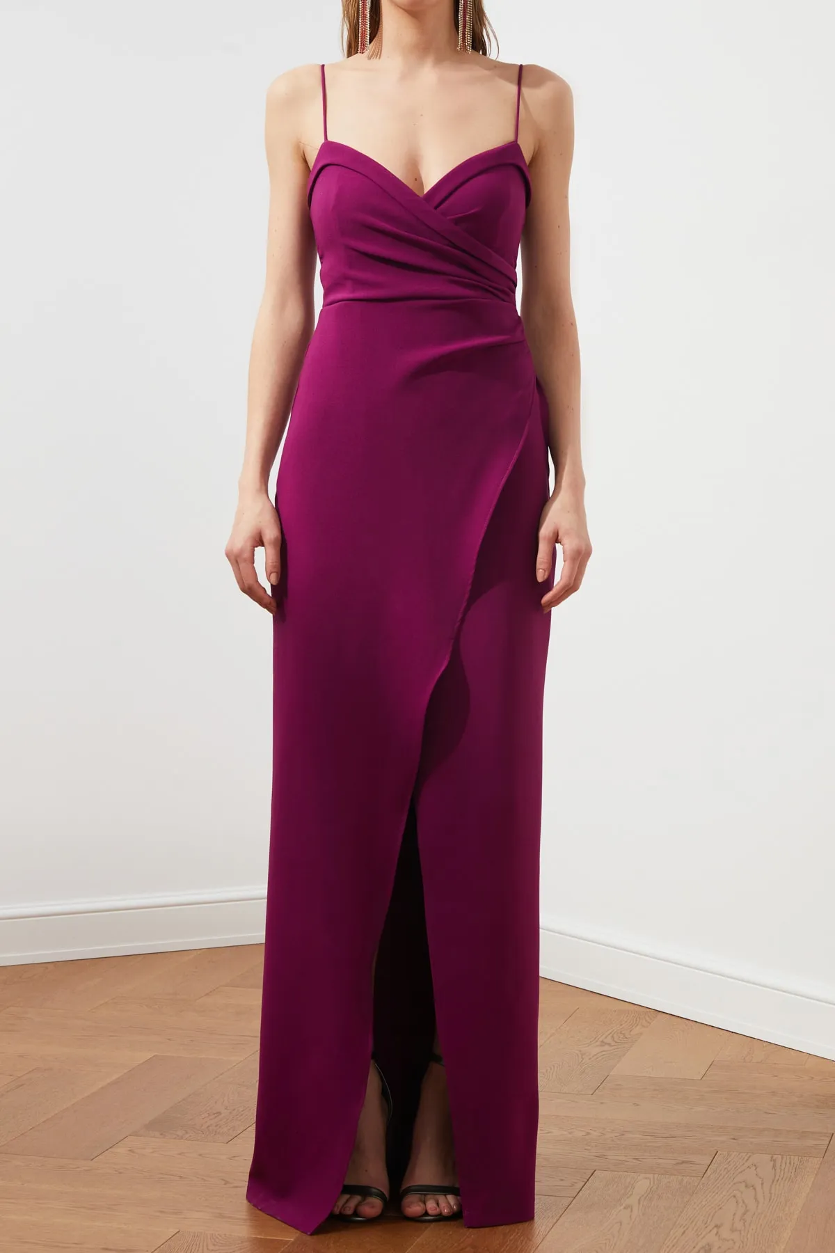 Trendyol Collection  Pflaumenfarbenes, langes Abendkleid mit Kragendetail TPRSS21AE0045