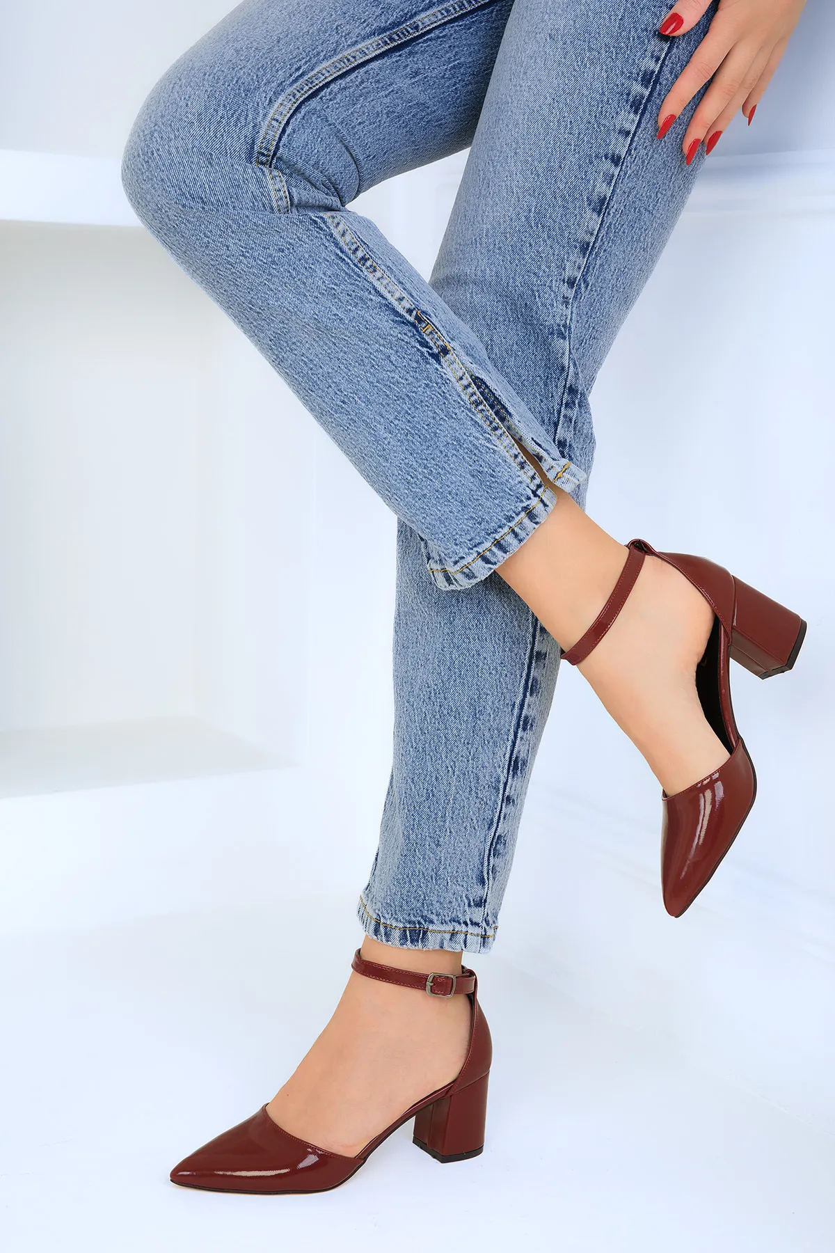 SOHO  Weinrote Lacklederschuhe für Damen mit klassischem Absatz 16823