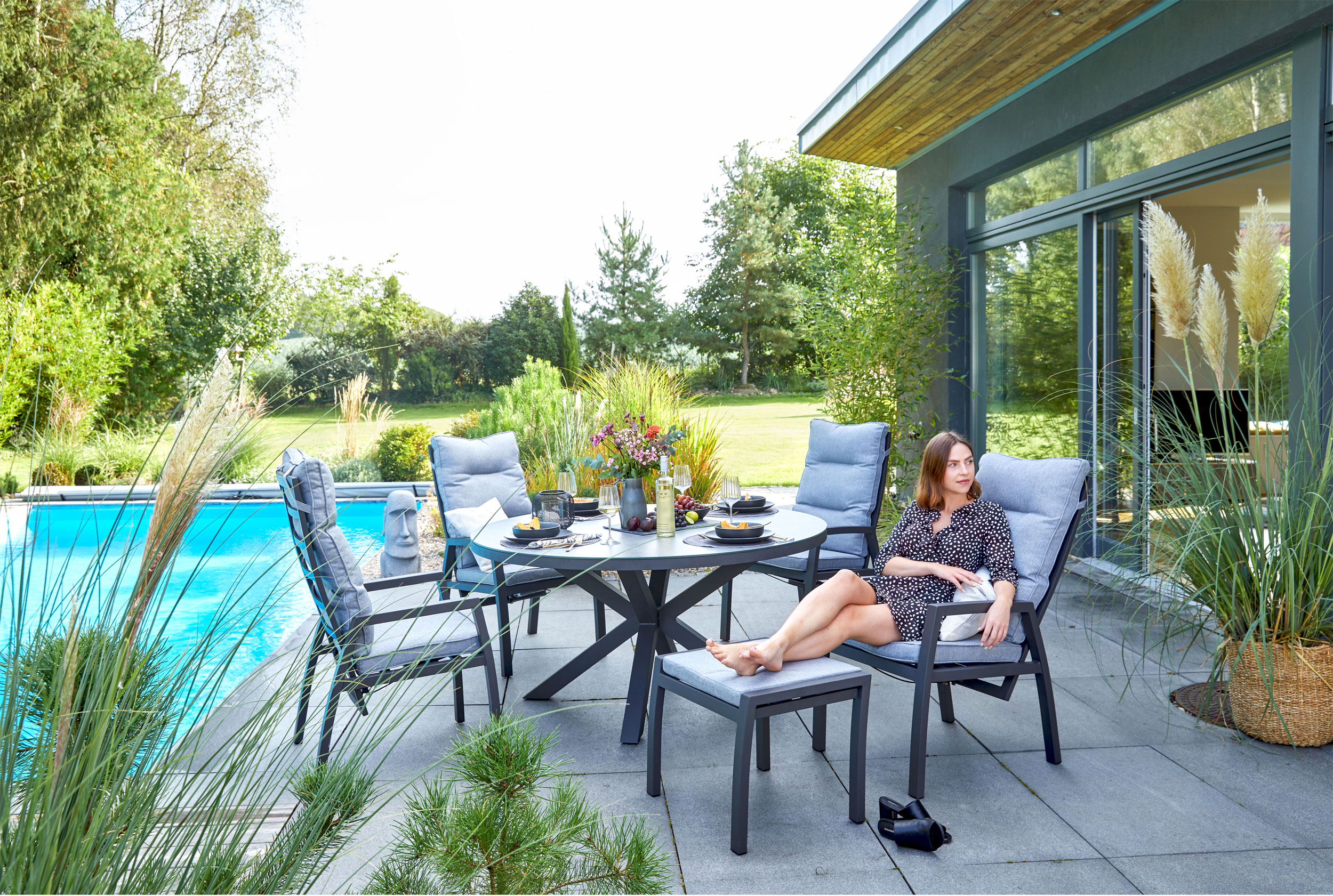 OUTDOORGartentisch rund x-Fuß