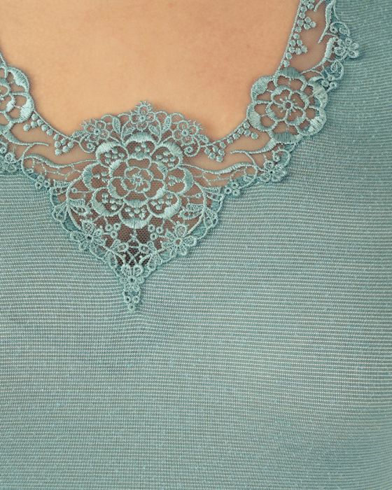 Débardeur Thermolactyl tulle brodé et 10% soie