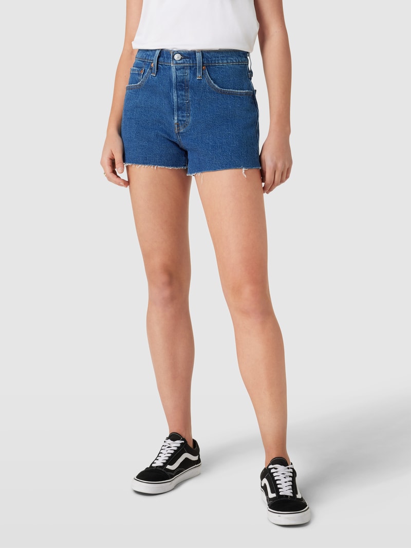 Jeansshorts mit Label-Patch aus Leder in jeans