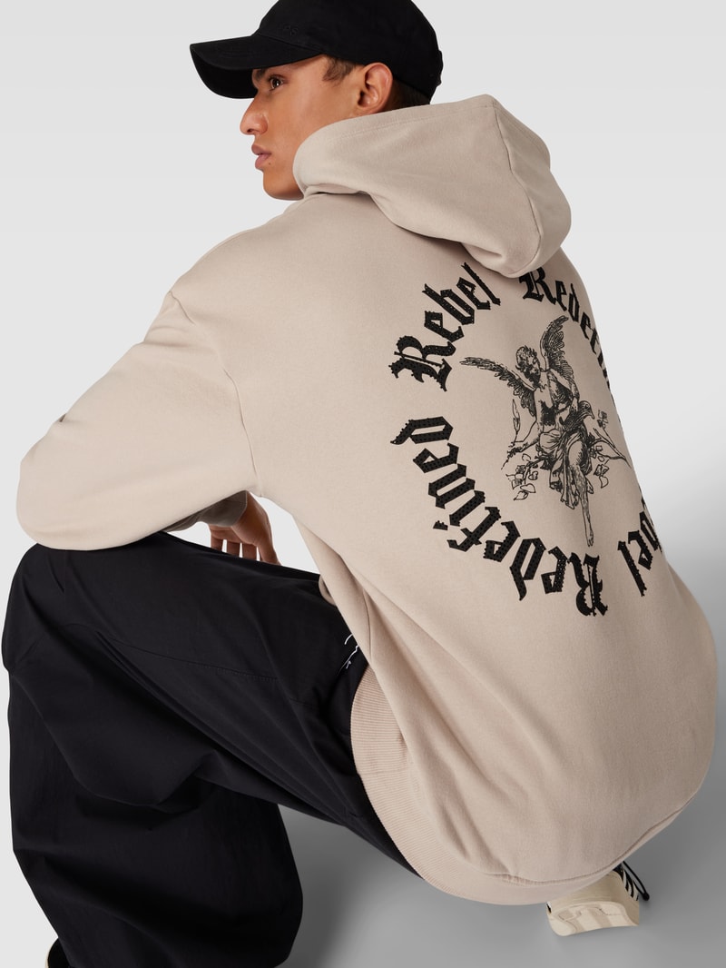 Hoodie mit Känguru-Tasche Modell 'Juan' in taupe