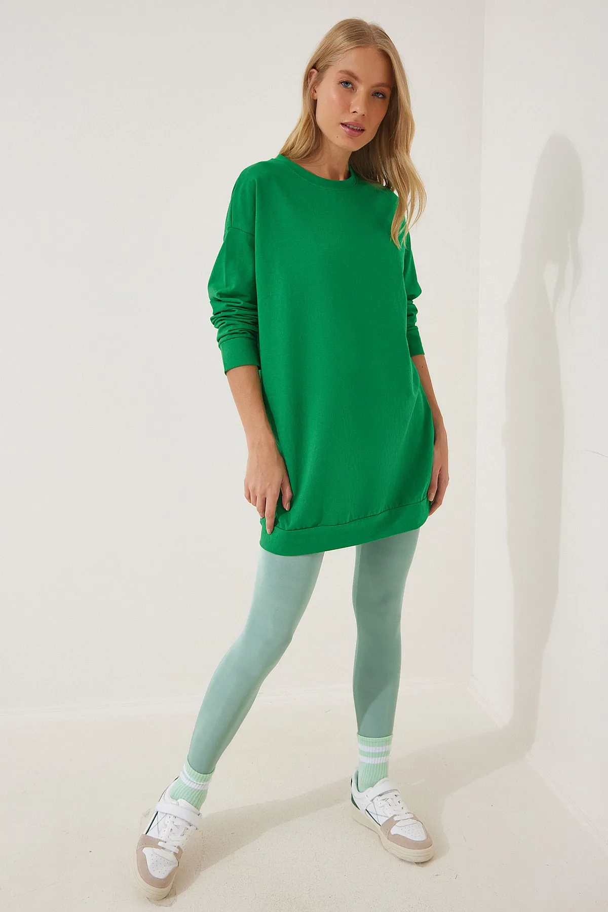 Happiness İstanbul  Grünes, langes, übergroßes Saison-Sweatshirt für Damen AP00159
