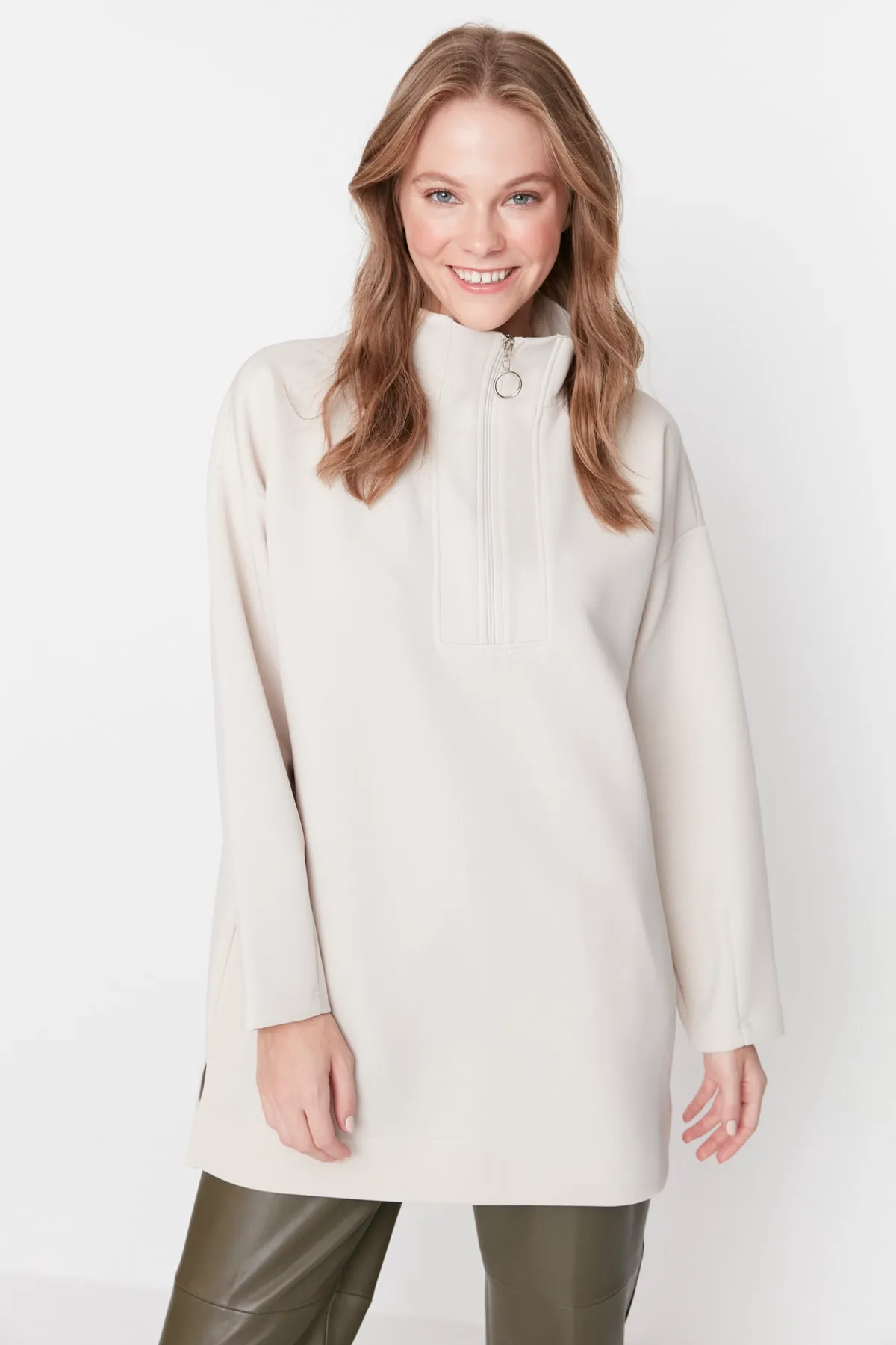 Trendyol Modest  Stone Zipper Detailliertes Diver/Scuba Plain Strick-Sweatshirt TCTAW23TW00198