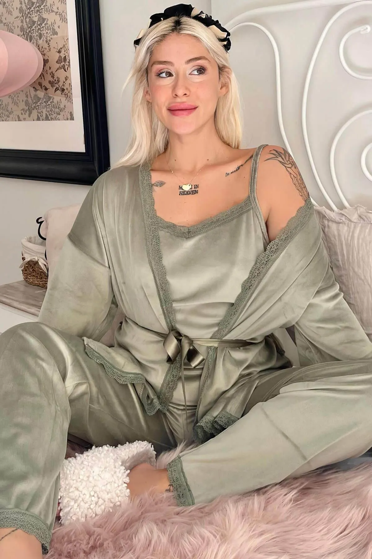 Pijamaevi  Green Gage Exklusives Damen-Pyjama-Set aus Samt mit Bademantel