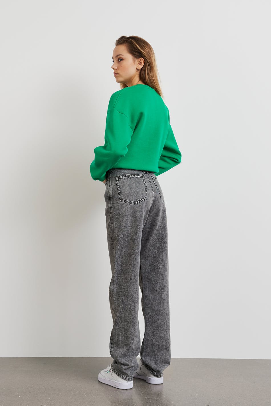 Straight 90s jeans
