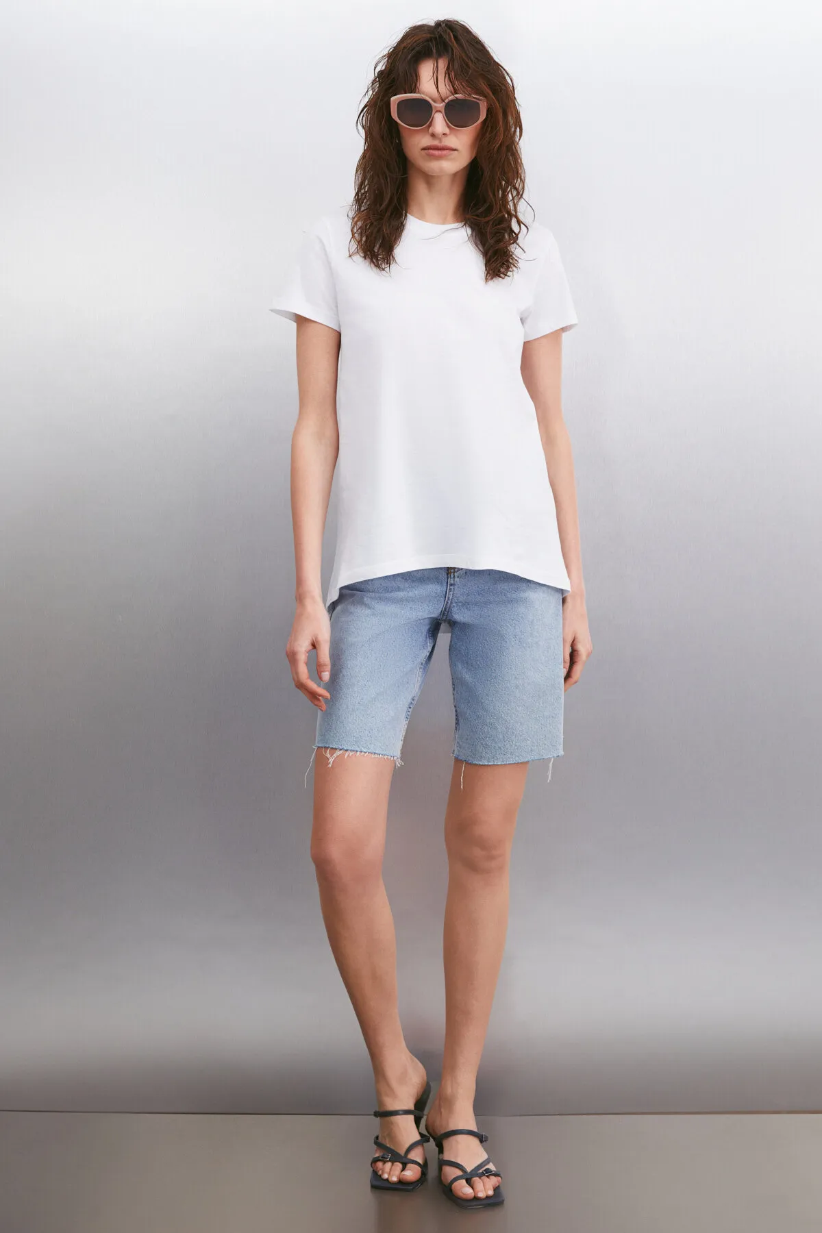 GRIMELANGE  Samantha Damen-T-Shirt mit Rundhalsausschnitt aus 100 % Baumwolle in Weiß