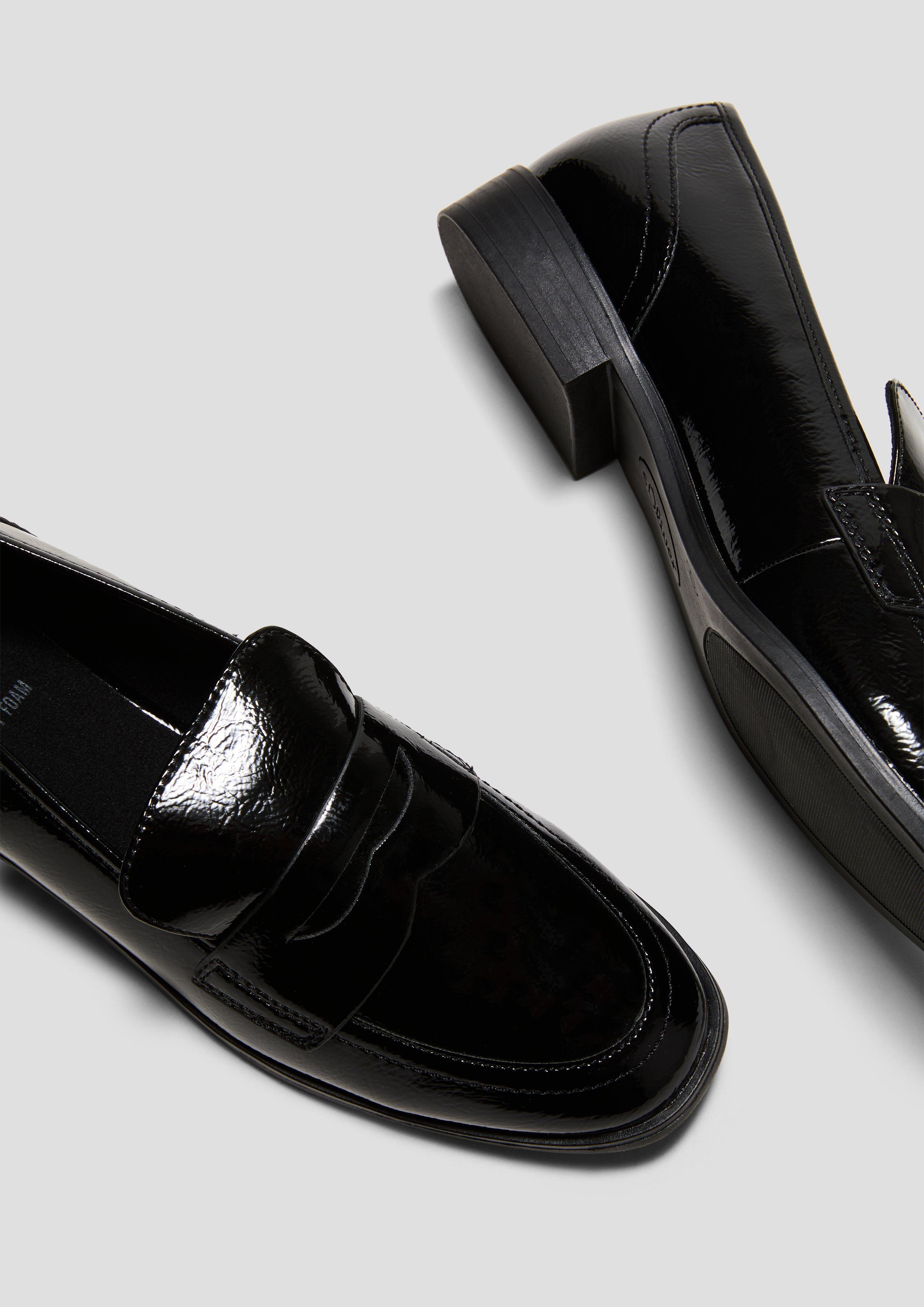 Zierliche Slipper aus Lederimitat  6008265-018