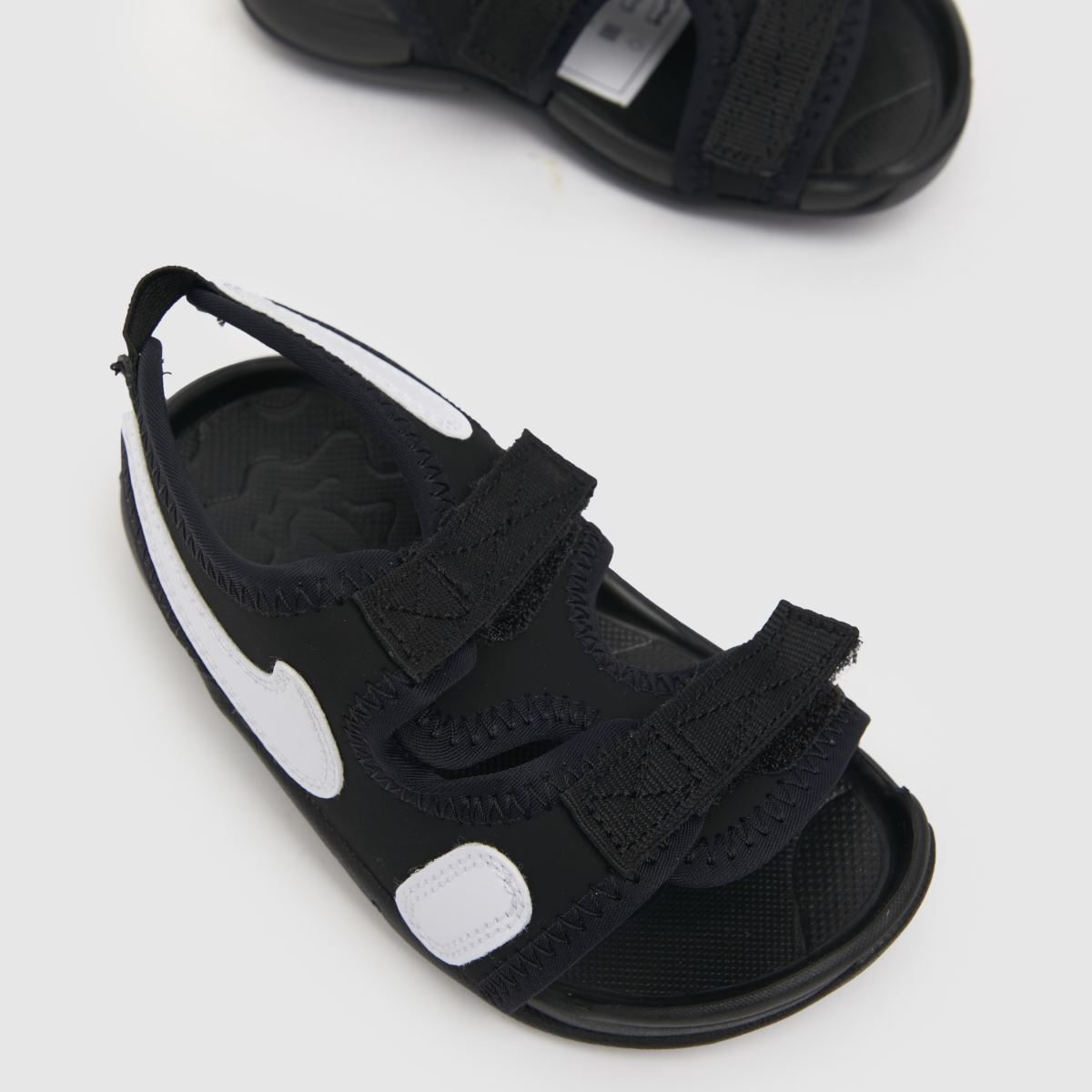 Nike svarta och vita Sunray Adjust 6 sandaler för småbarn