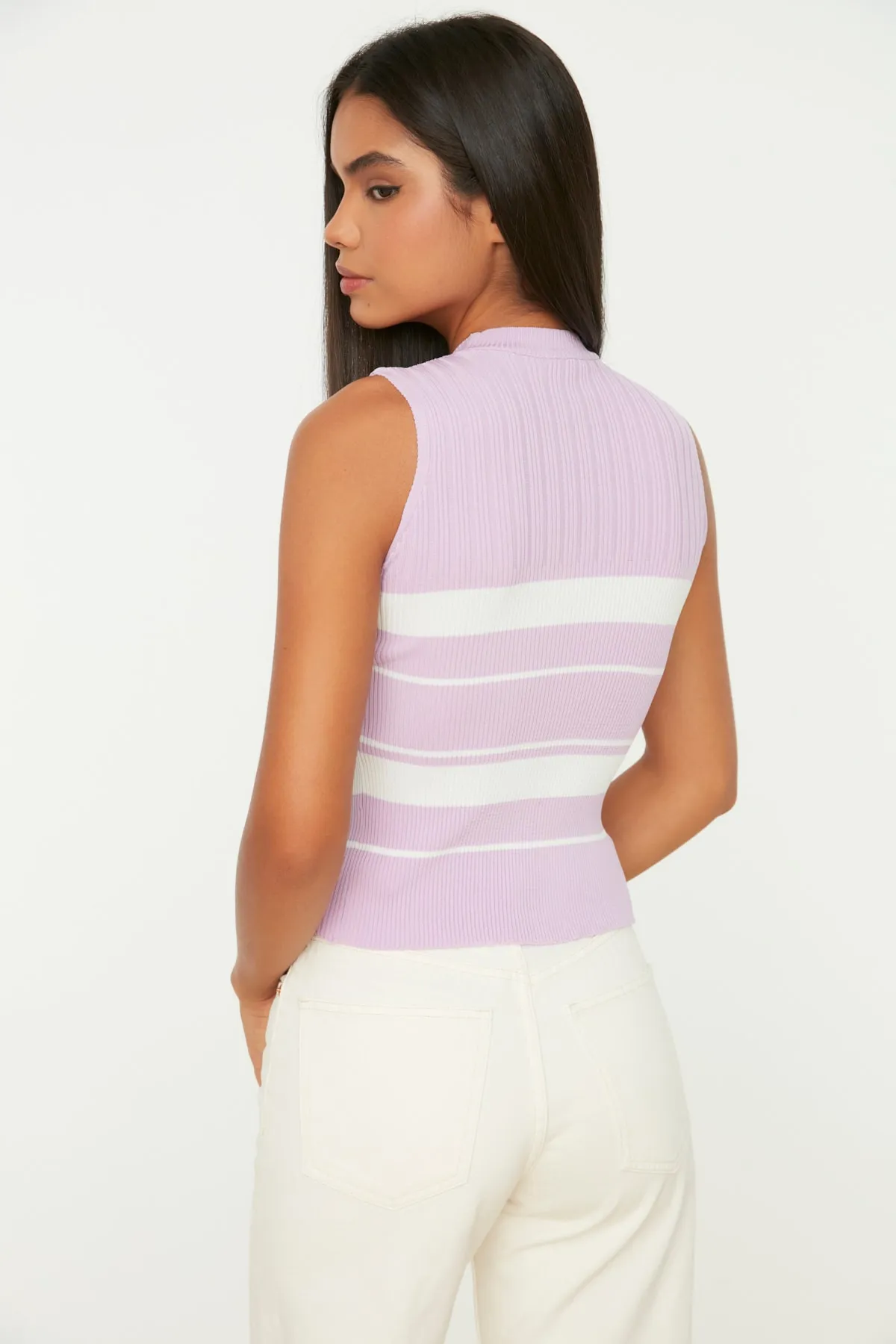 Trendyol Collection  Lila Strickbluse mit Rundhalsausschnitt TWOSS21BZ0370