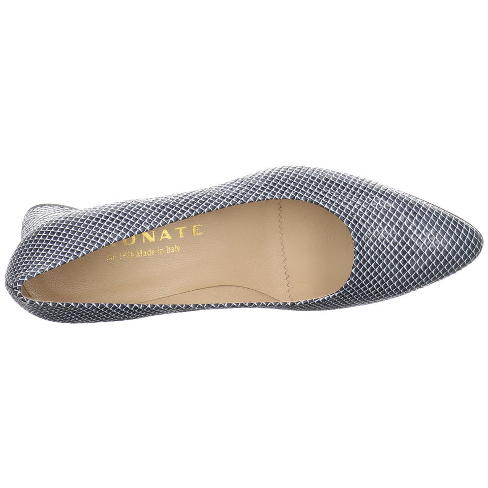 Brunate Pumps