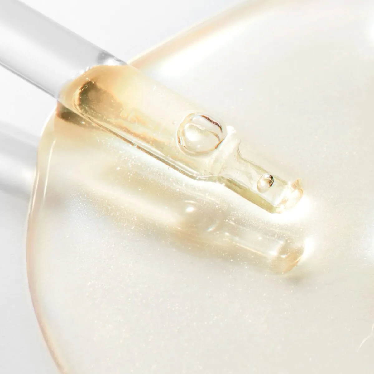 Nuxe Prodigieuse Boost šviesinantis serumas su vitaminu C