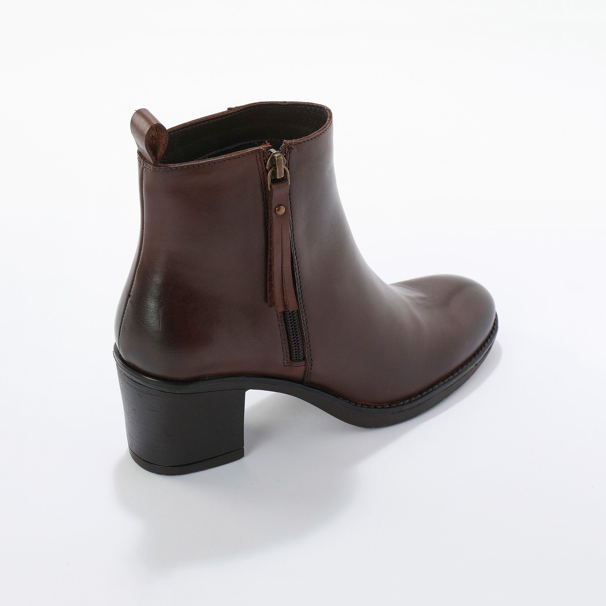 Boots zippées à talons, cuir