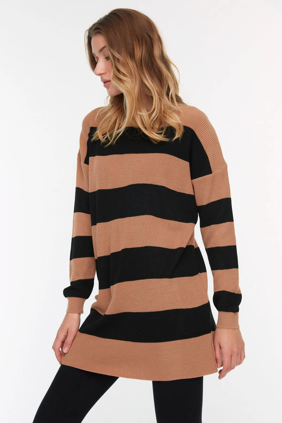 Trendyol Modest  Braun gestreifter Strickpullover TCTAW22AK0131
