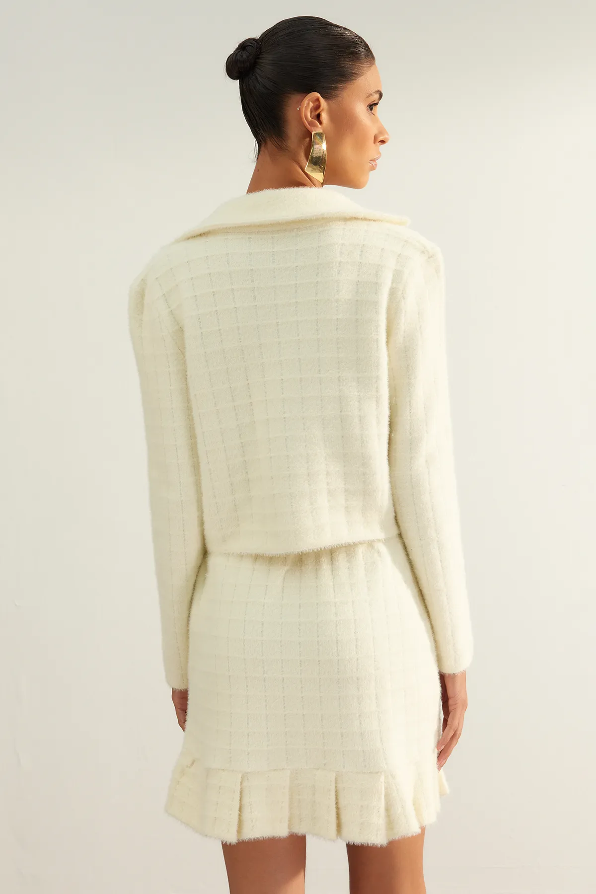 Trendyol Collection  Limited Edition Ecru weiche strukturierte Jacke Form Strickwaren Strickjacke TWOAW24HI00410