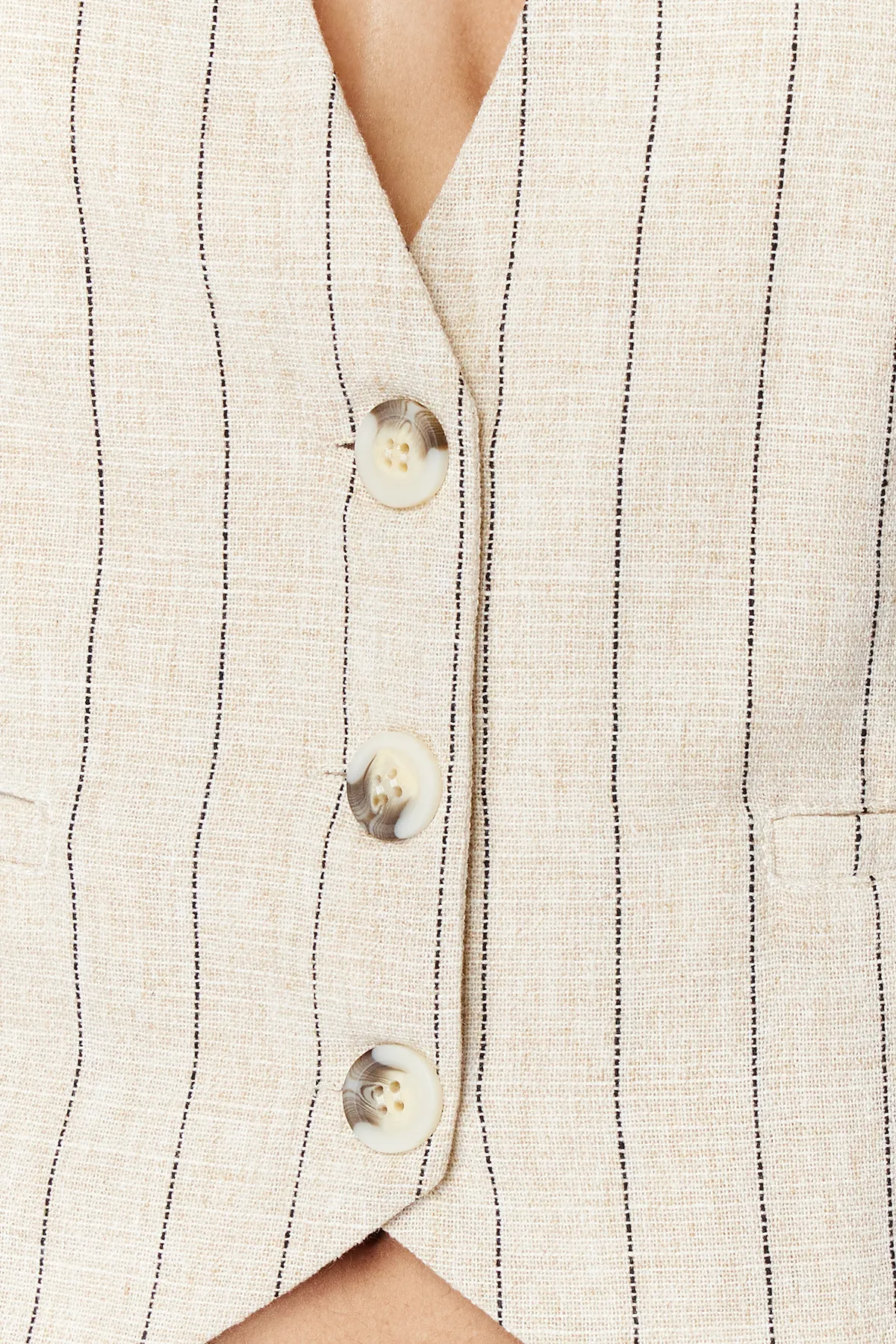 Trendyol Collection  Beige gestreifte Weste aus Baumwollleinengewebe TWOSS24YE00025