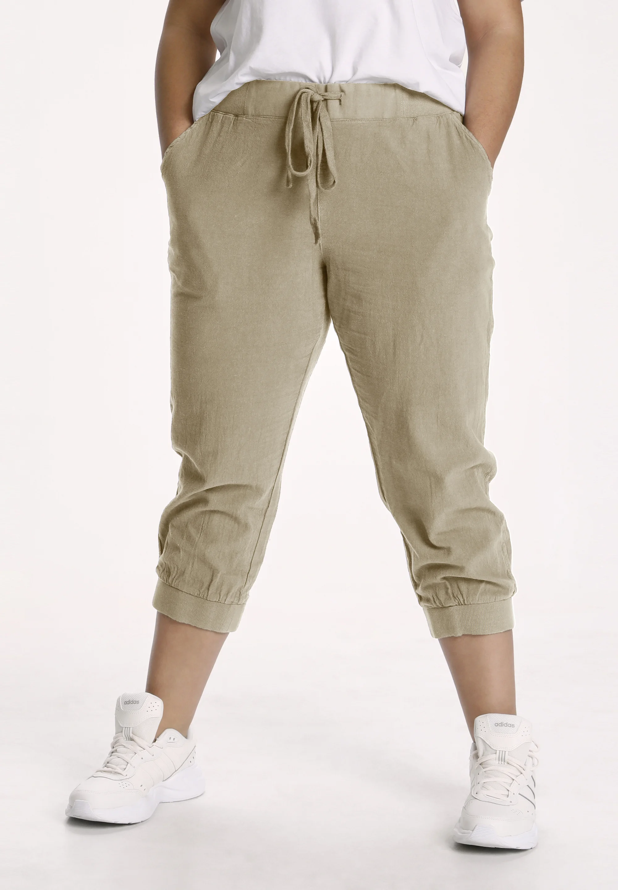 Pantalones capri Kaffe Curve - Pantalones cortos