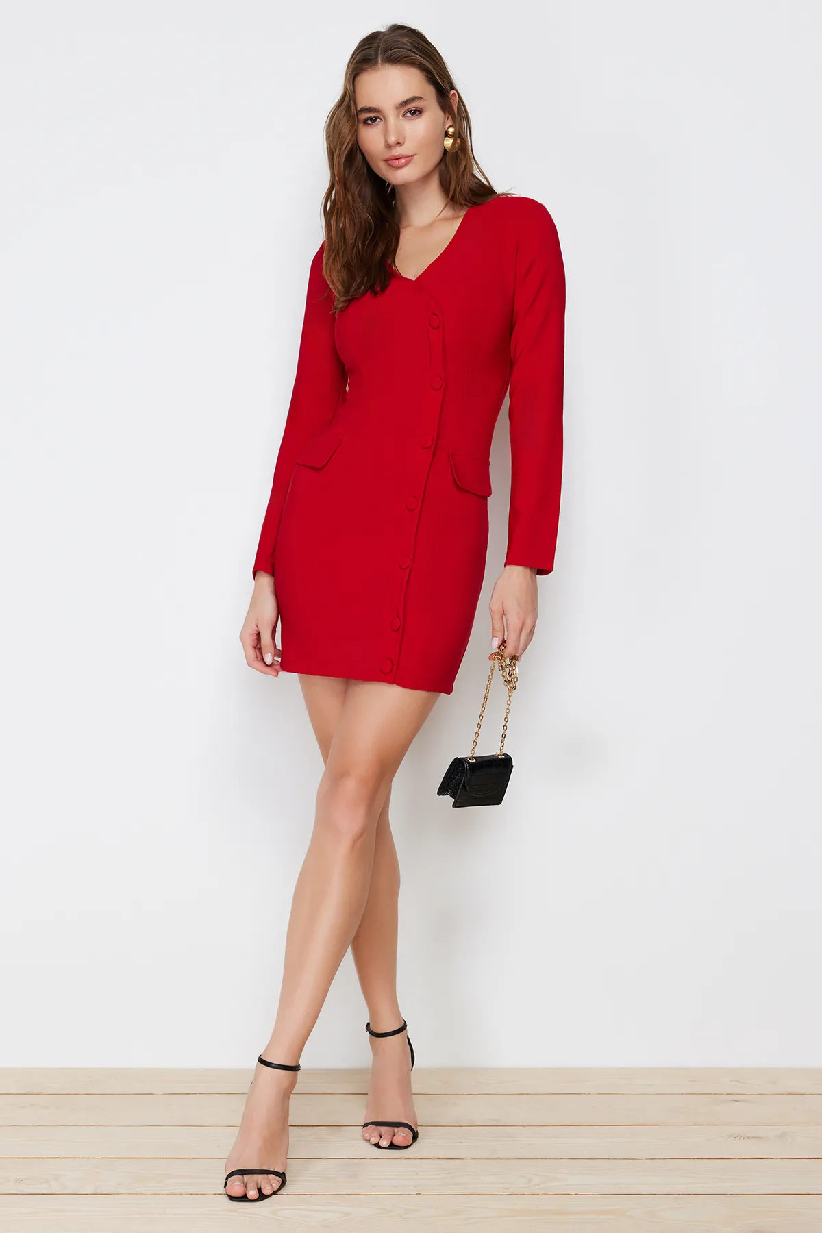 Trendyol Collection  Rotes, gewebtes Jackenkleid mit geknöpftem V-Ausschnitt und Taschendetails TWOAW24EL00629