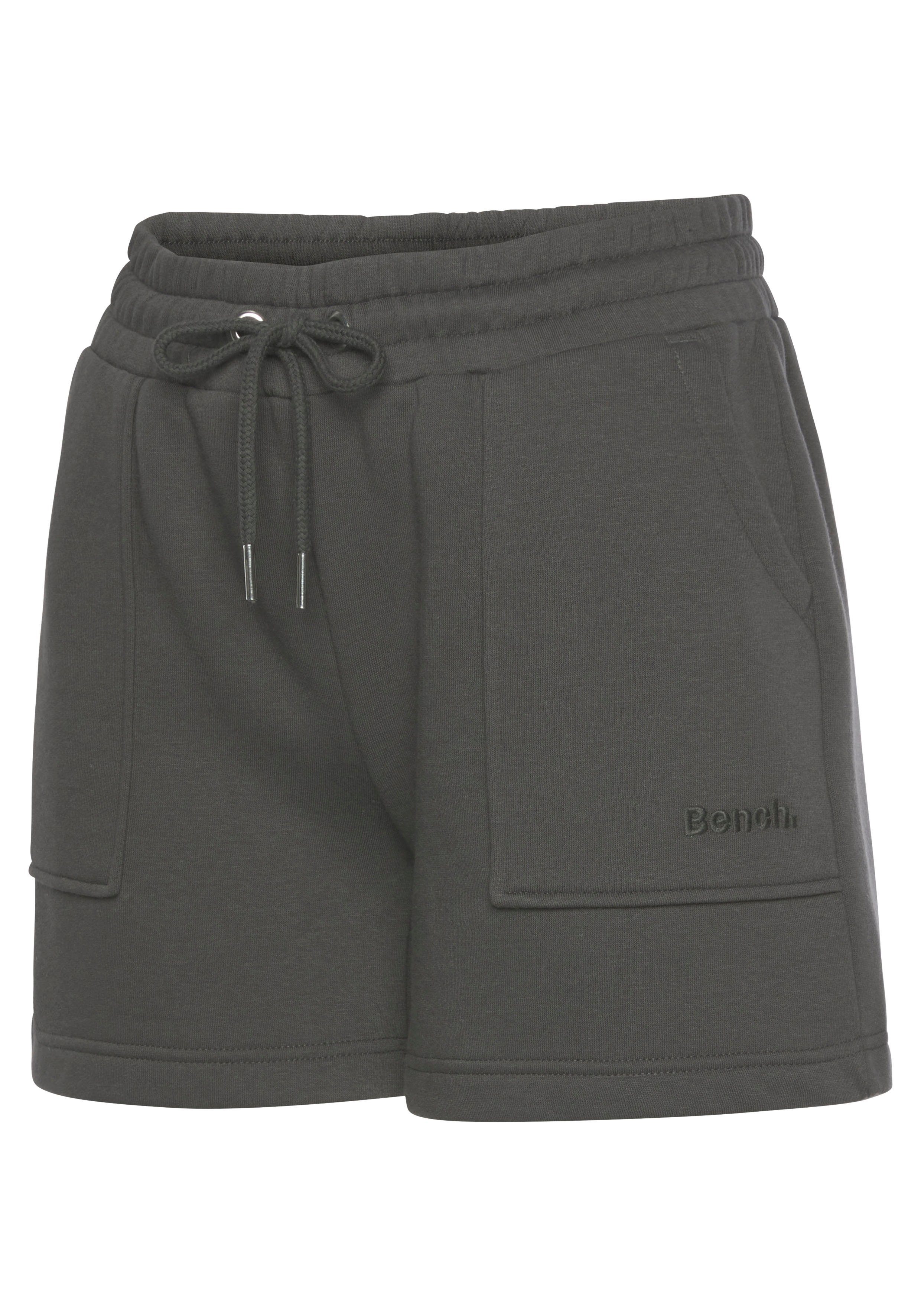 Bench. Relaxshorts mit aufgesetzten Taschen, Loungeanzug