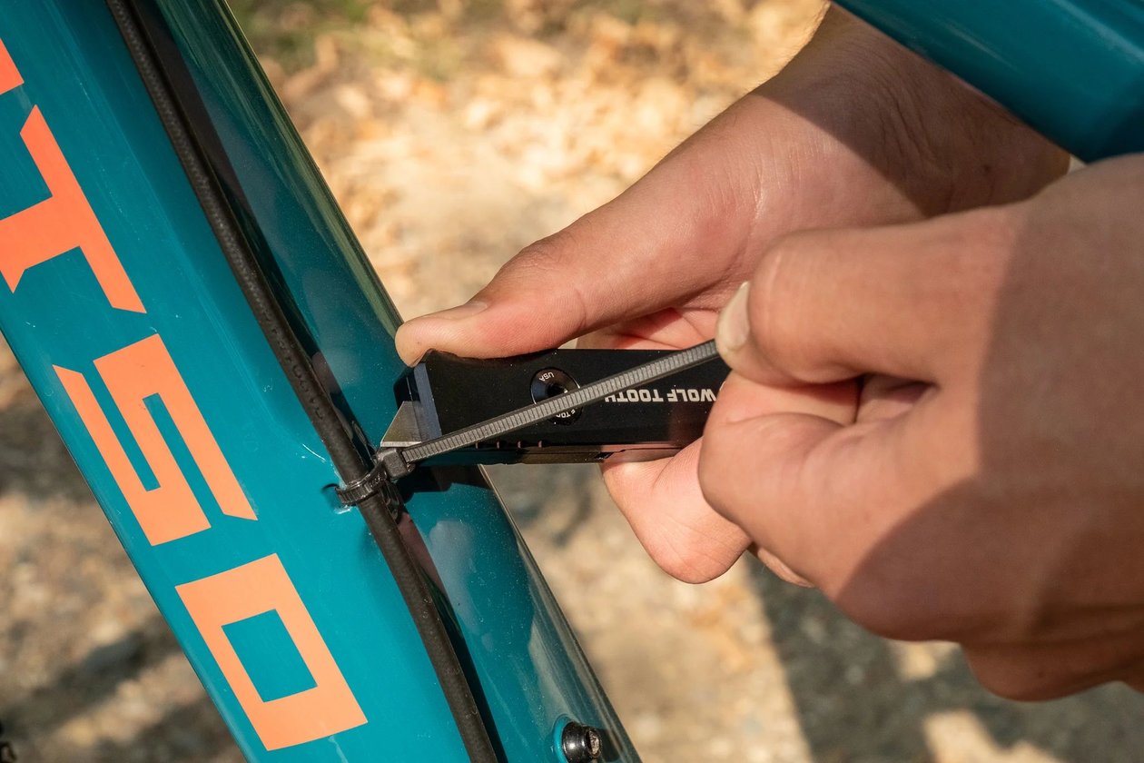 WOLFTOOTH 8-Bit Kit Two Multitool