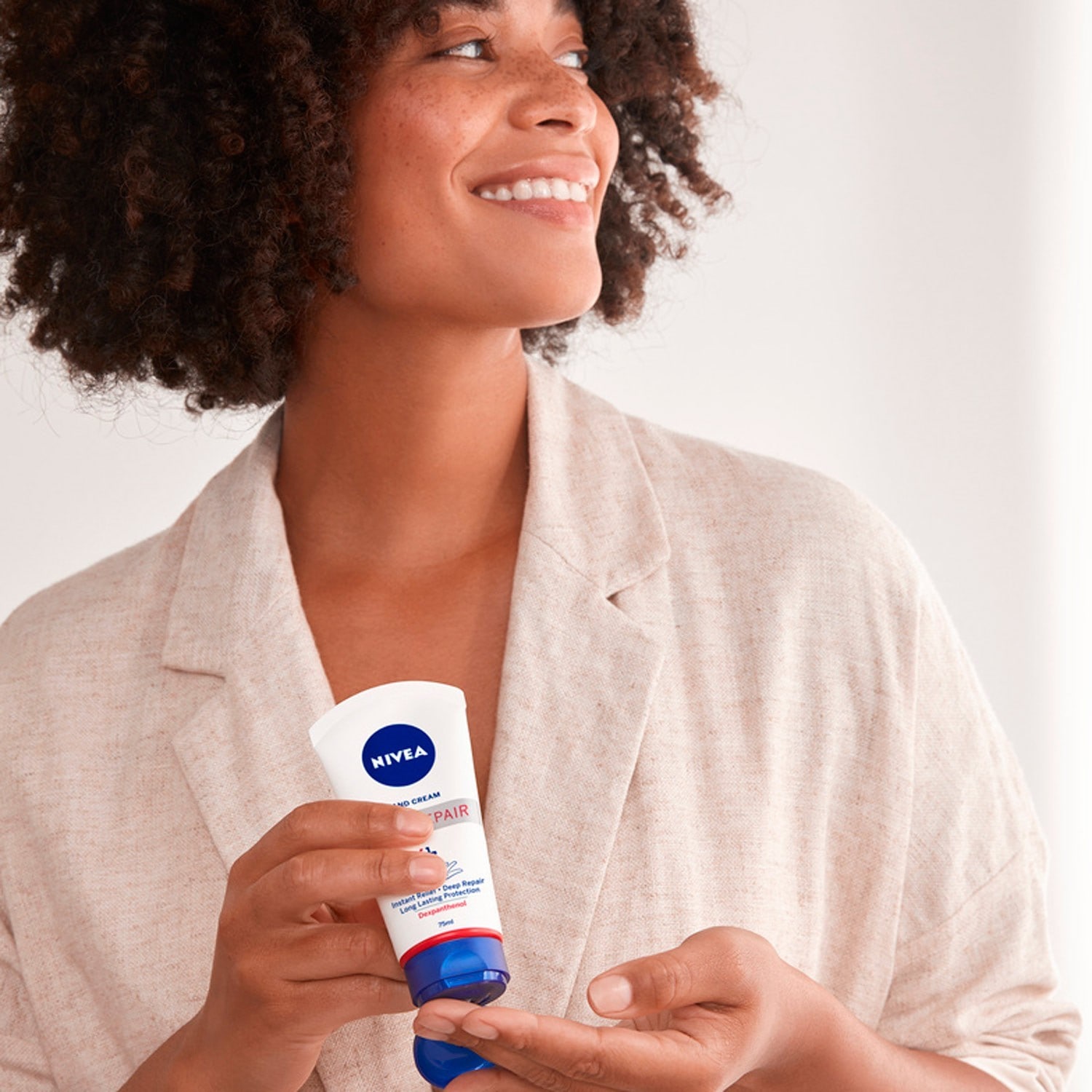 Krem do rąk NIVEA 3 w 1 Regenerujący Dexpanthenol